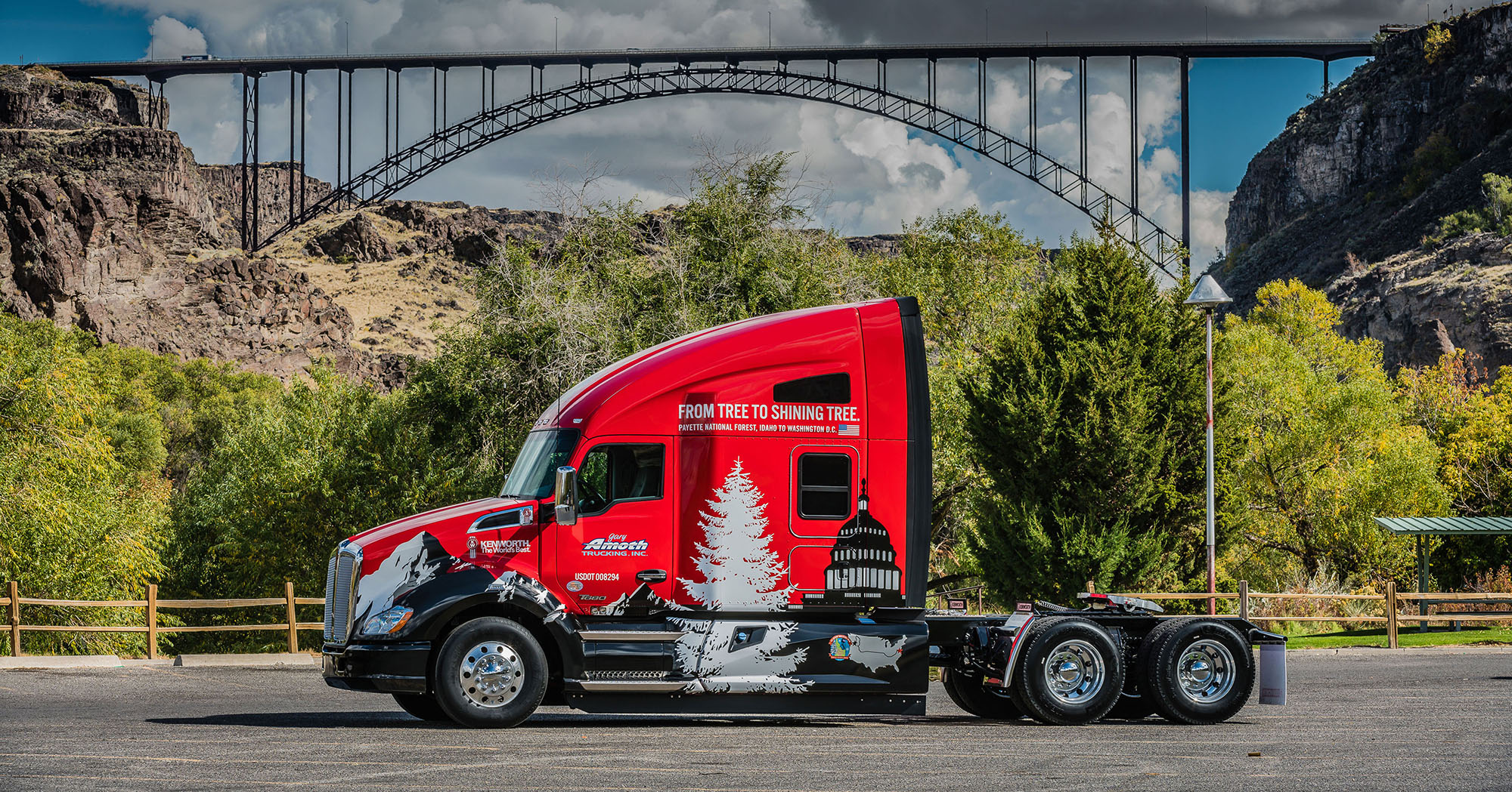 U.S. Capitol Christmas tree Truck